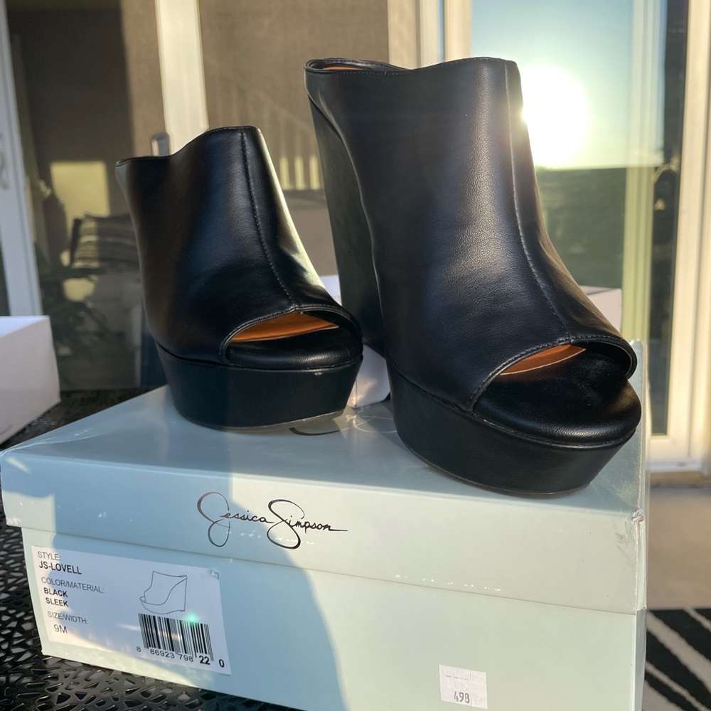 JESSICA SIMPSON Peep toe leather wedge sandal